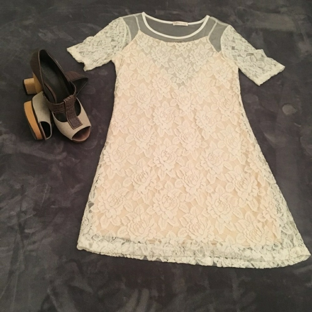 Super Chic Tea n Rose Sexy Lace Dress Size Small